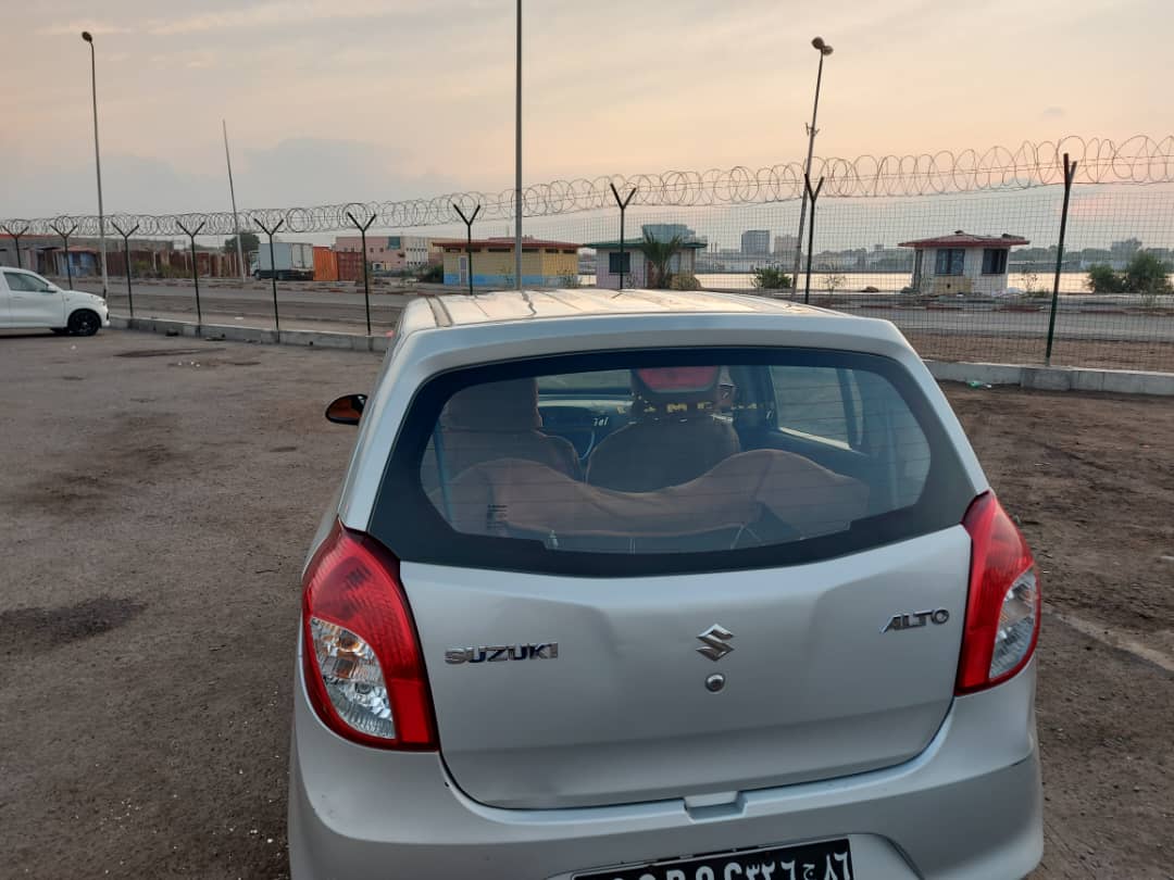 Suzuki Alto 2020 en bon état, idéal pour la ville et économique en carburant à Djibouti