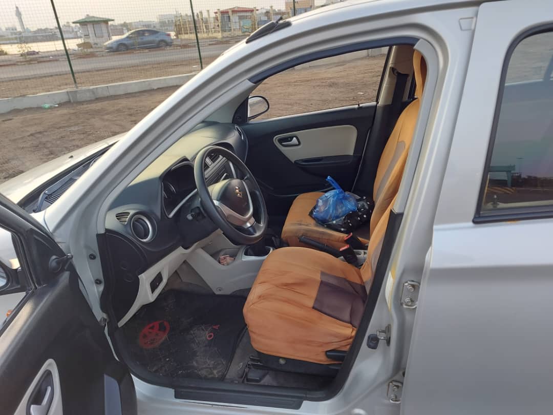 Suzuki Alto 2020 en bon état, idéal pour la ville et économique en carburant à Djibouti